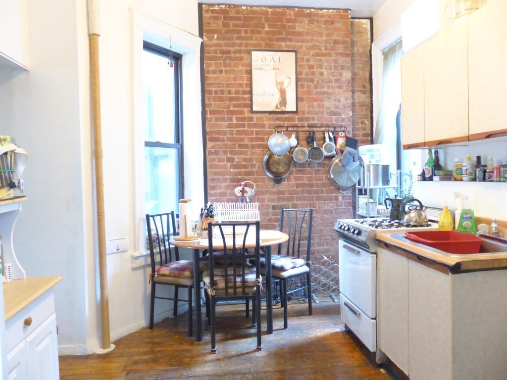 East Village Homestay New York Exteriör bild